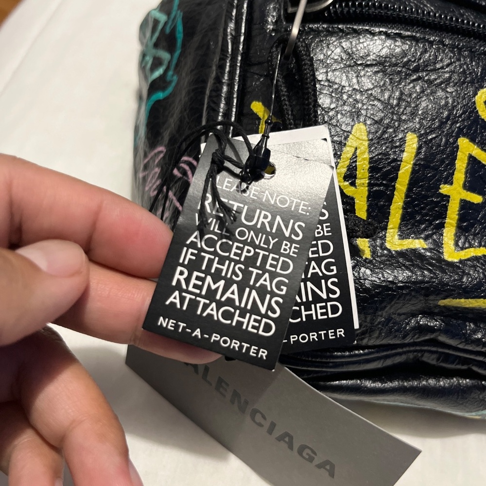 Balenciaga Graffiti Explorer Belt Bag Leather Medium Black Print Brand New - Picture 9 of 11